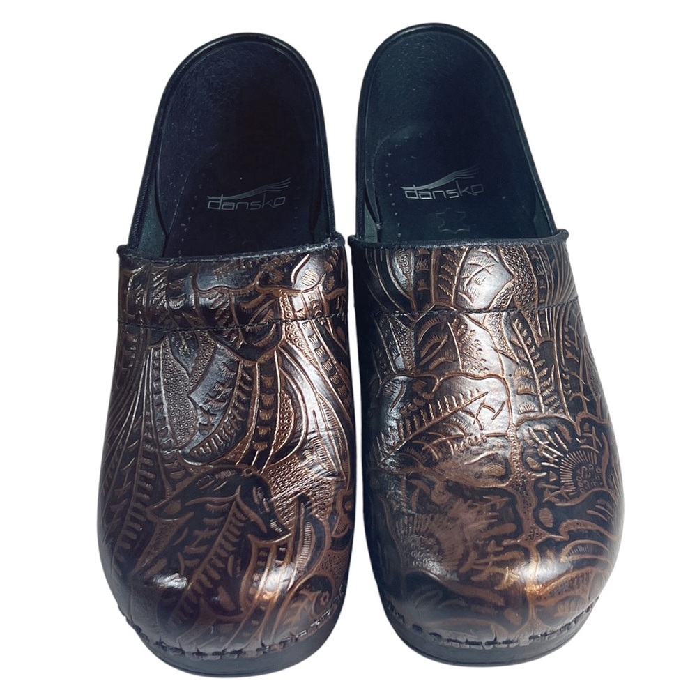 Dansko Brown Tooled Comfort Clogs Size 39 EU / 7 US Comfy Western Work Shoes - Picture 2 of 8